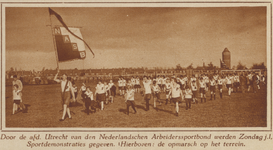 873309 Afbeelding van de sportdemonstratie georganiseerd door de Nederlandsch Arbeiders Sportbond (N.S.A.B.) afdeling ...